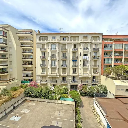Apartment Milord Promenade 4 *